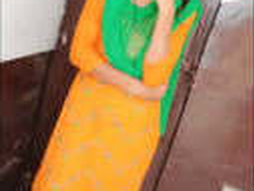 Hot girl pleasures herself in MMS clips