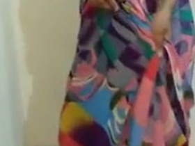 Indian housewife strips and masturbates for the camera