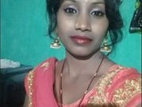 Indian bhabi masturbates with a cock in HD video