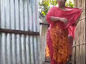 Desi village girl baths in secret and gets caught on camera