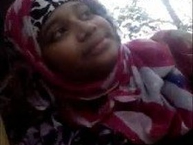 Desi couple enjoys steamy sex with busty Indian bhabi