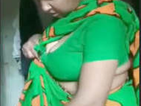 Desi MILF gets married to her aunt after getting fucked in a saree