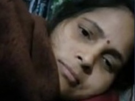 Desi bhabi flaunts her breasts in a video with her lover