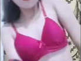 Kashmiri girl flaunts her sexy body in a steamy video