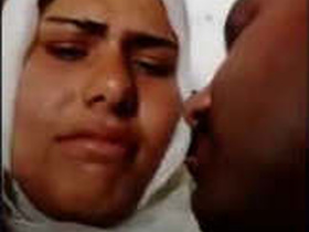 Indian wife gives oral pleasure to her husband