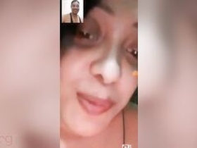Bangladeshi bhabi exposes her sweet young pussy in a steamy video
