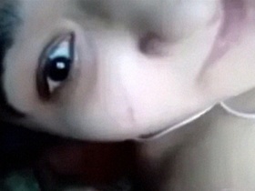 Desi MMS selfies leak online, revealing naked body