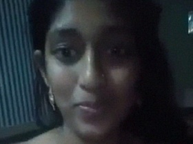Bangla's stunning curves on full display as she indulges in solo play