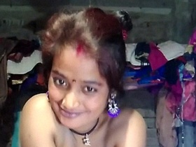 Desi woman bares it all in a solo nude video