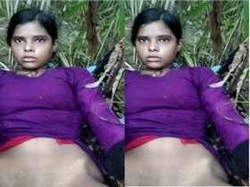 Exclusive Desi girl with hairy pussy sets a record in the making