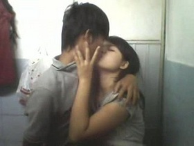 Indonesian teenager gets laid in this steamy video