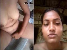 Exclusive video of a desi girl recording her finger ring