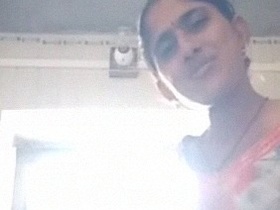 Annie's nude striptease: A solo performance for your viewing pleasure