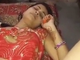 Desi babe's pussy gets groped by MMC