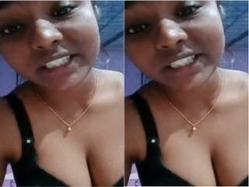 Exclusive amateur video of horny desi girl showing off her natural body