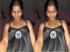 Exclusive video of a horny Tamil bhabhi exposing her breasts and pussy