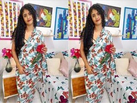 Exclusive Indian girl shows off her body in live amateur porn