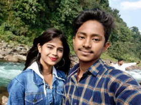 Desi lover enjoys passionate kisses