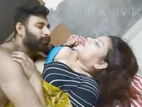 Boudi from a Desi village flaunts her stunning breasts