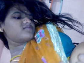 South Indian bhabhi in saree: A sensual display