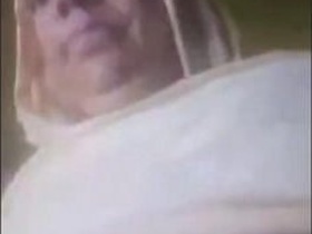 Muslim Pakistani MILF performs for the camera