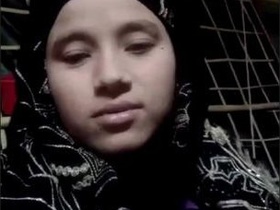 Indian housewife gets naughty for her lover