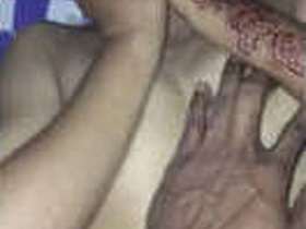 Desi girl gets naughty in amateur video