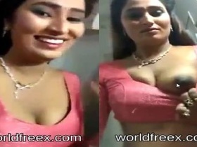 Tamil hottie shows off her big boobs in sensual video