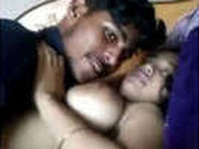 Pakistani teenager enjoys intimate moments with her lover