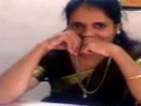 Tamil wife sex scandal: Aunty's big boobs and saree blouses