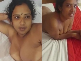 Mallu babe Randy gets naked for a customer in a hotel room