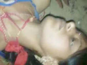 Desi bhabi gets paid for outdoor sex in village