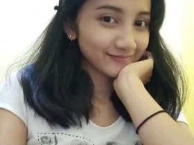 Assami's cute face and body get covered in cum after giving a blowjob