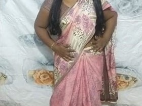 Indian bhabhi flaunts her big boobs