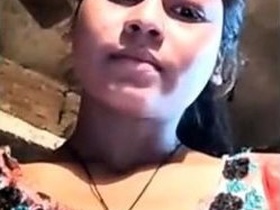 Bhabi from India flaunts her breasts