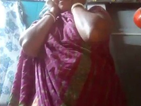 Beautiful Indian village wife left unsatisfied