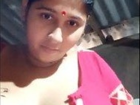 Indian woman Kaushalaya gets naughty