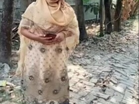Cute Bengali girl flaunts her pussy for the camera