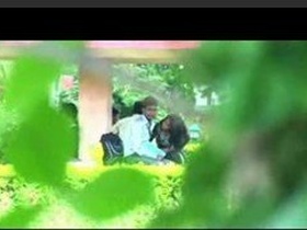 A girl from Jharkhand performs a blowjob in a park