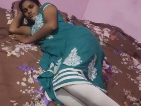 Desi bhabhi gives a handjob and gets fucked in hardcore clips