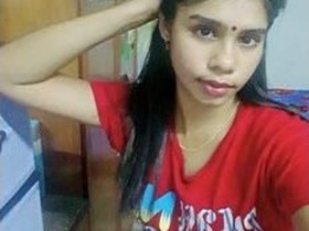 Tamil bhabi teases in the nude