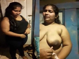 Naughty Indian girl gets naked for her lover's camera