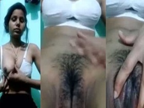 Hindi MMC's nude selfie and hairy pussy on display