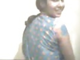 Indian girl's striptease for your pleasure