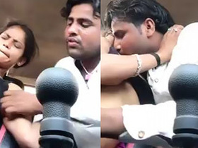 Desi couple enjoys boob sucking in a car
