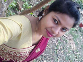 Sultry desi babe pleasuring herself with her fingers
