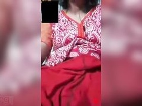 Bengali beauty fingering her pussy in a steamy phone sex session