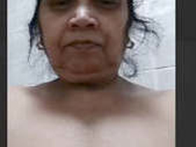 Granny from India demonstrates how to pleasure yourself with your fingers