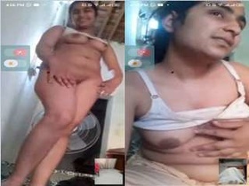 Exclusive video of Pakistani girl masturbating in the nude