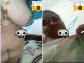 Mallu bhabhi flaunts her tits and pussy in exclusive video